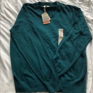 Men’s V neck Sweater